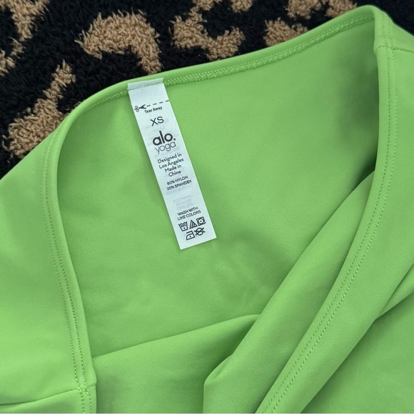 ALO Yoga Body Wave Cut Out One Piece Bodysuit Swimsuit Green Apple Size XS - Picture 8 of 8